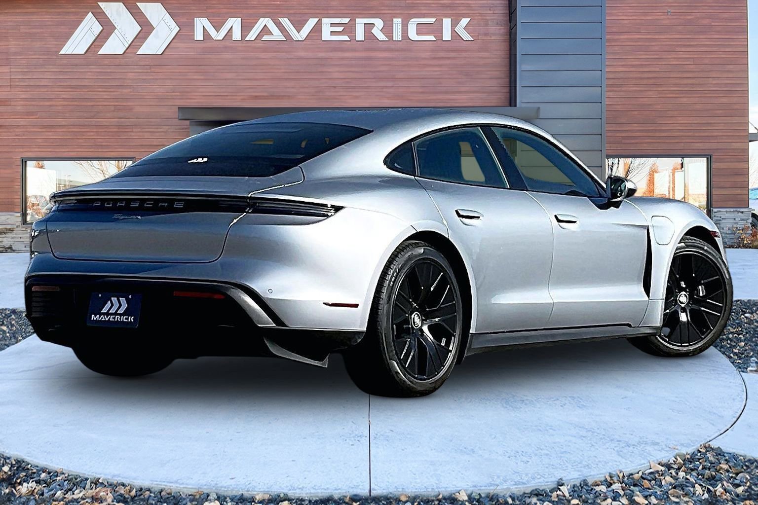 Used 2022 Porsche Taycan Base image 5