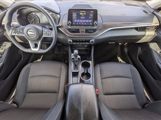 Used 2024 Nissan Altima 2.5 SV FWD image 17