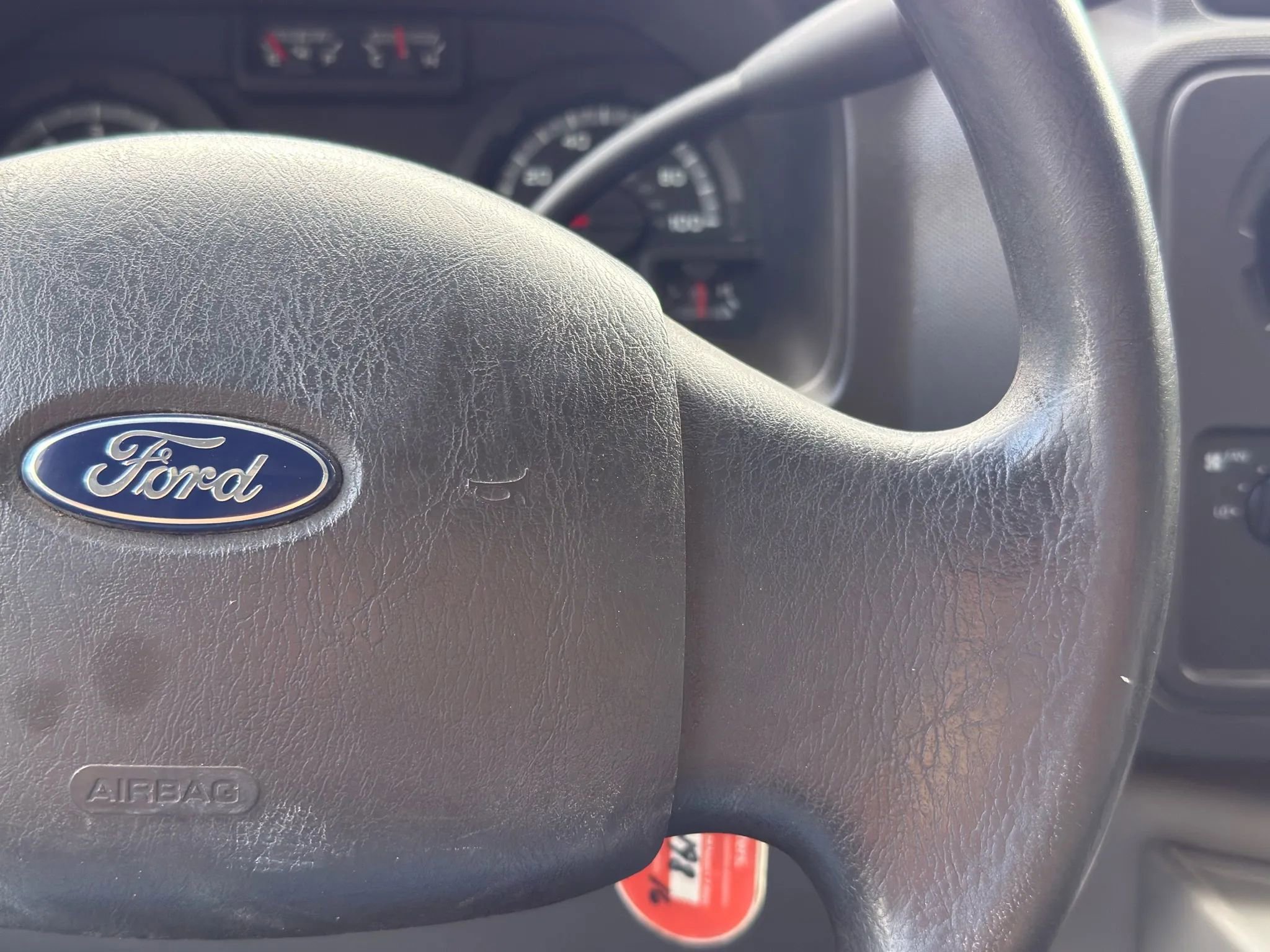 Used 2016 Ford E-350 and Econoline 350 Super Duty image 17