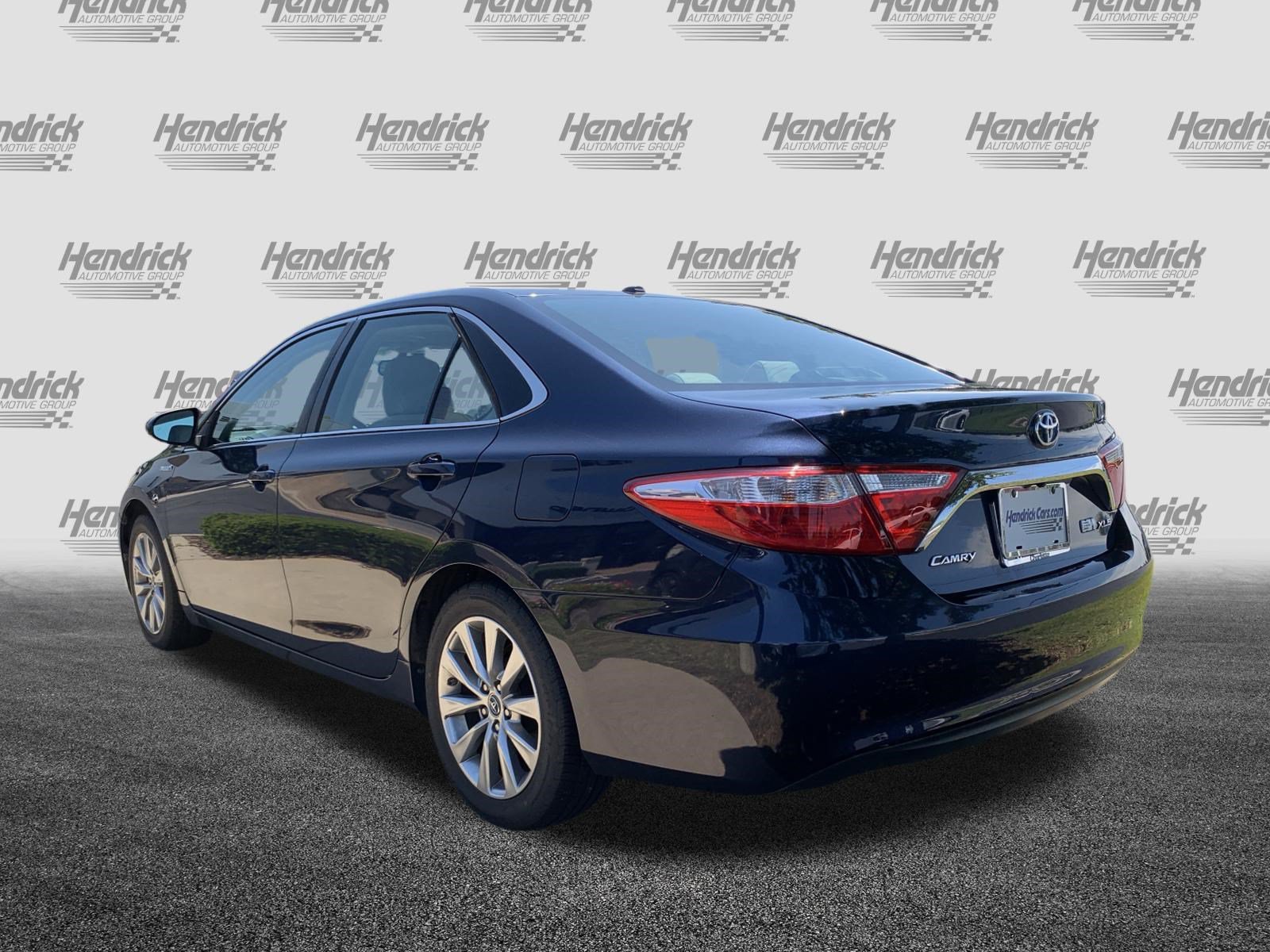 Used 2015 Toyota Camry XLE w/ Moonroof Package FWD image 8