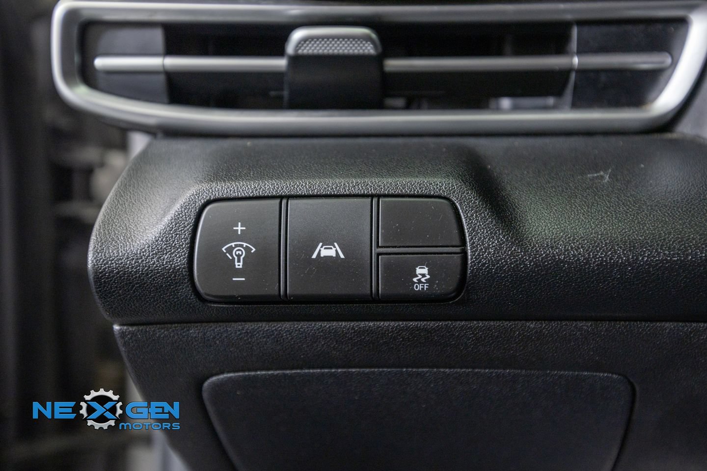 Used 2021 Hyundai Elantra SEL w/ Convenience + Premium Package FWD image 13