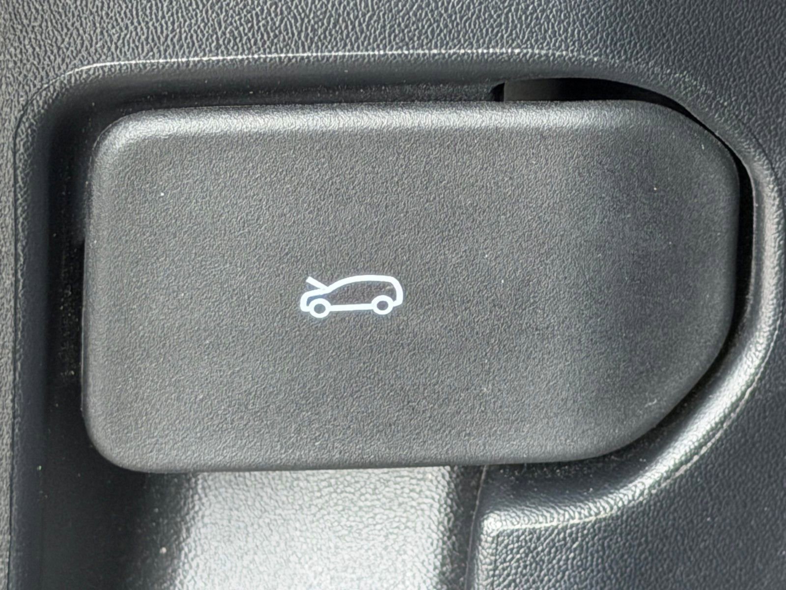 Used 2024 Land Rover Range Rover SE image 21