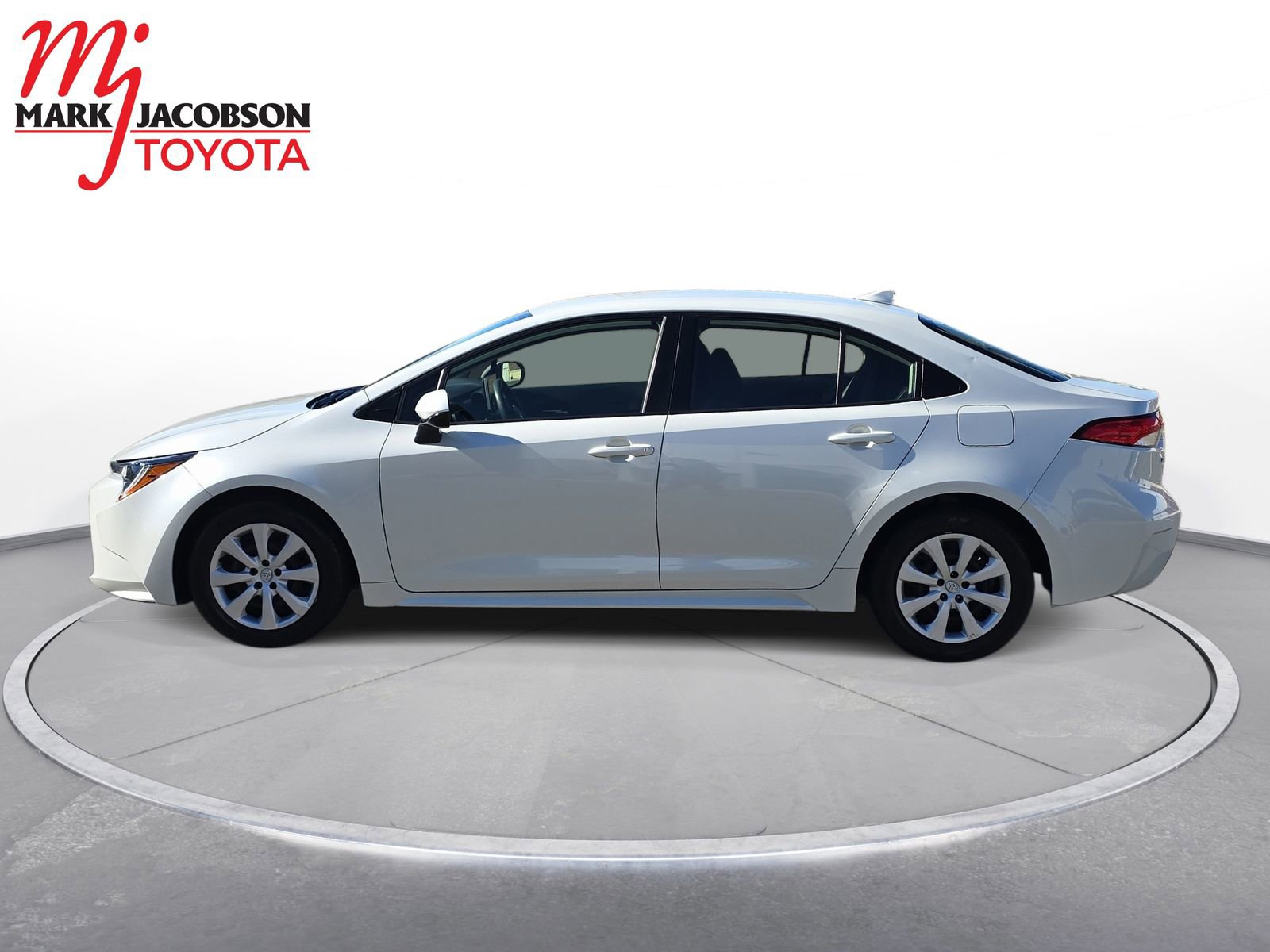 Used 2021 Toyota Corolla LE image 14