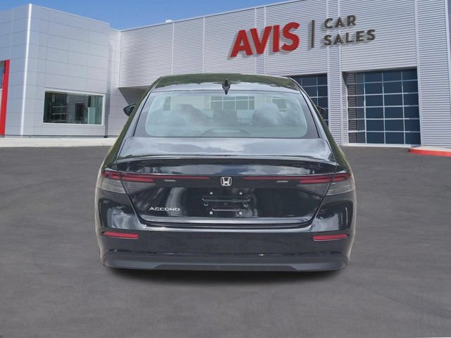 Used 2025 Honda Accord SE image 7