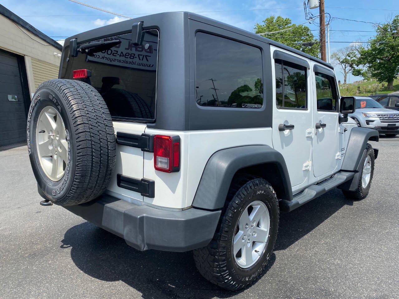 Used 2017 Jeep Wrangler Unlimited Sport w/ Quick Order Package 24S AWD/4WD image 3