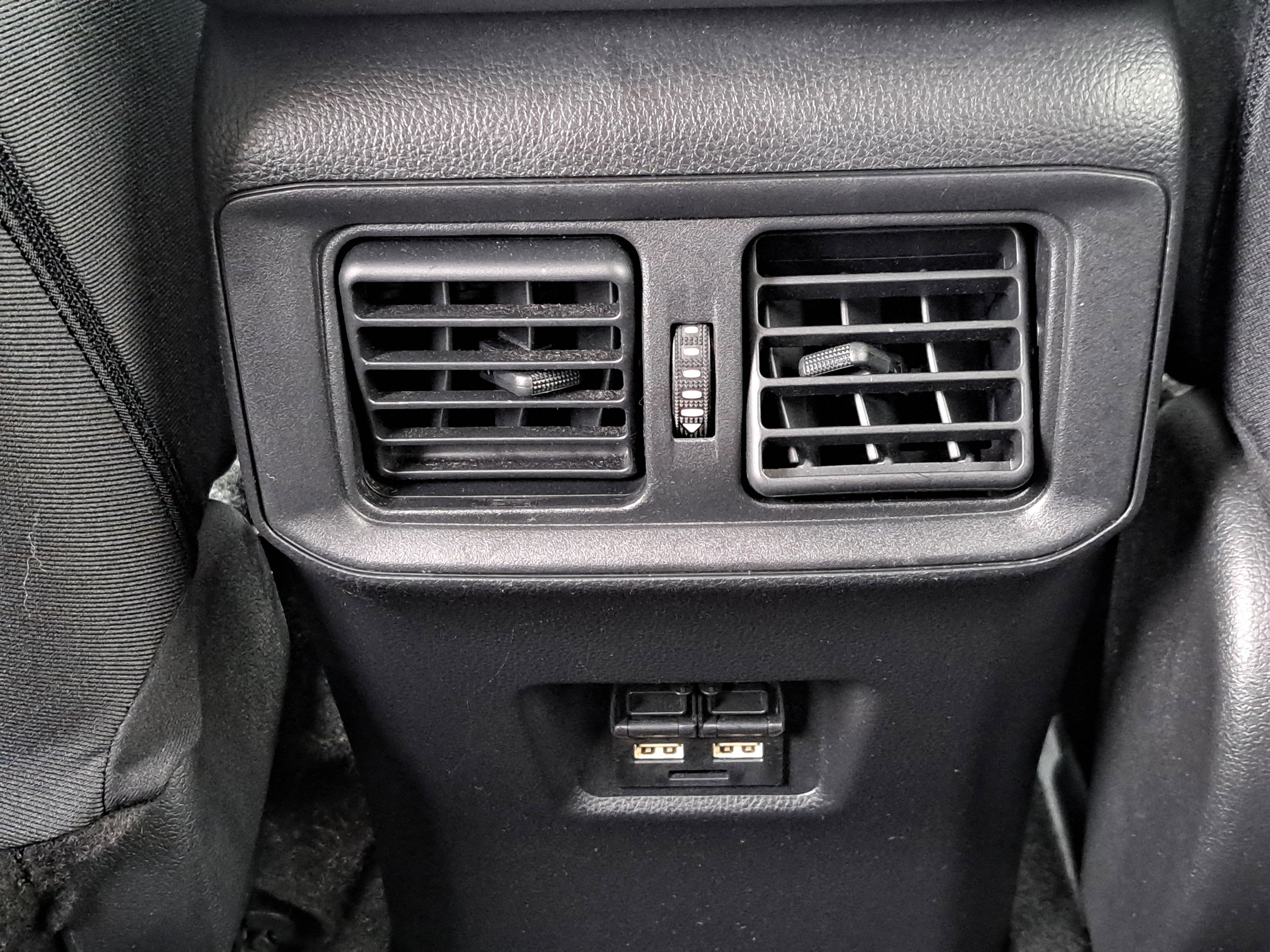 Used 2021 Toyota RAV4 XLE image 12