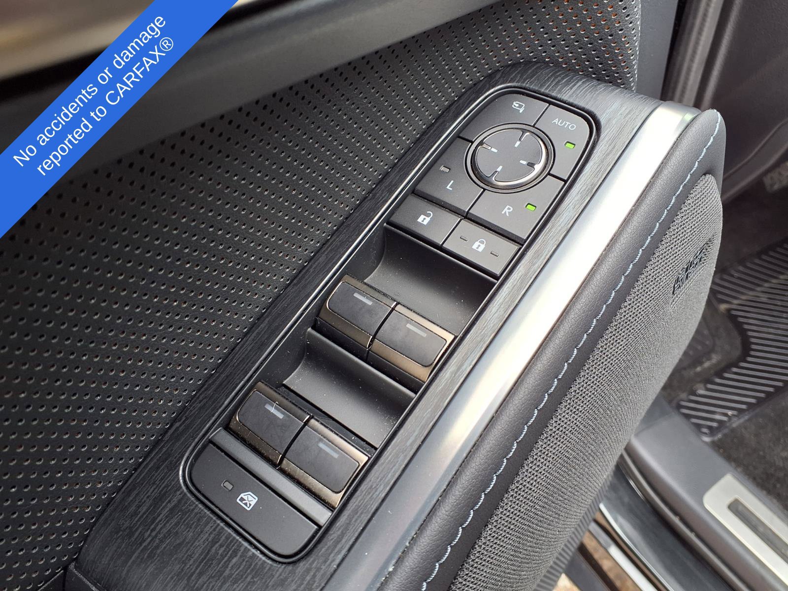 Used 2024 Lexus GX 550 w/ Accessory Package (Z1) AWD/4WD image 18