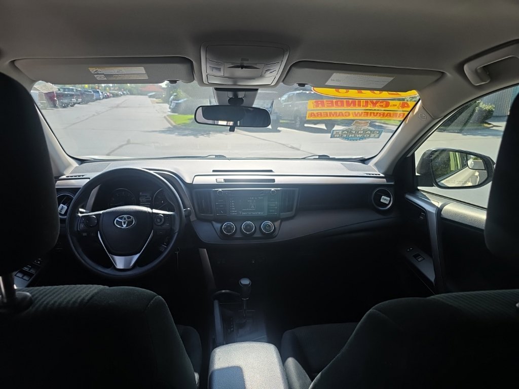 Used 2018 Toyota RAV4 LE w/ All Weather Liner Package FWD image 26