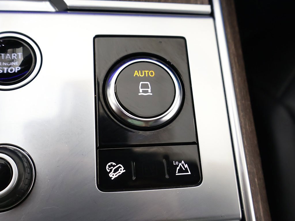 Used 2023 Land Rover Range Rover Long Wheelbase SE image 64