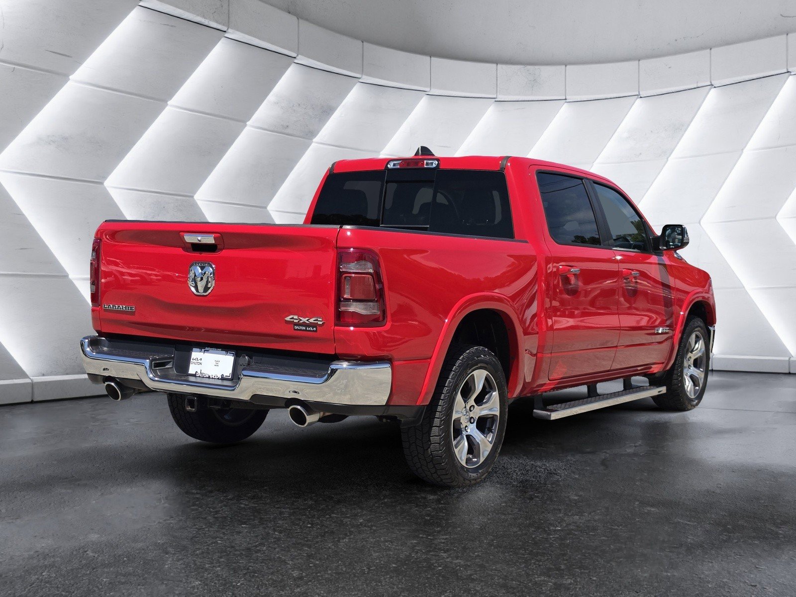Used 2022 RAM 1500 Laramie AWD/4WD image 3