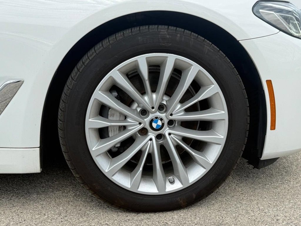Used 2022 BMW 530i xDrive w/ Convenience Package AWD/4WD image 10