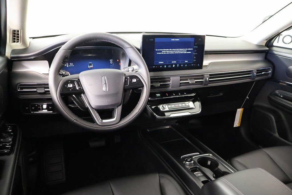 New 2026 Lincoln Corsair Premiere image 2