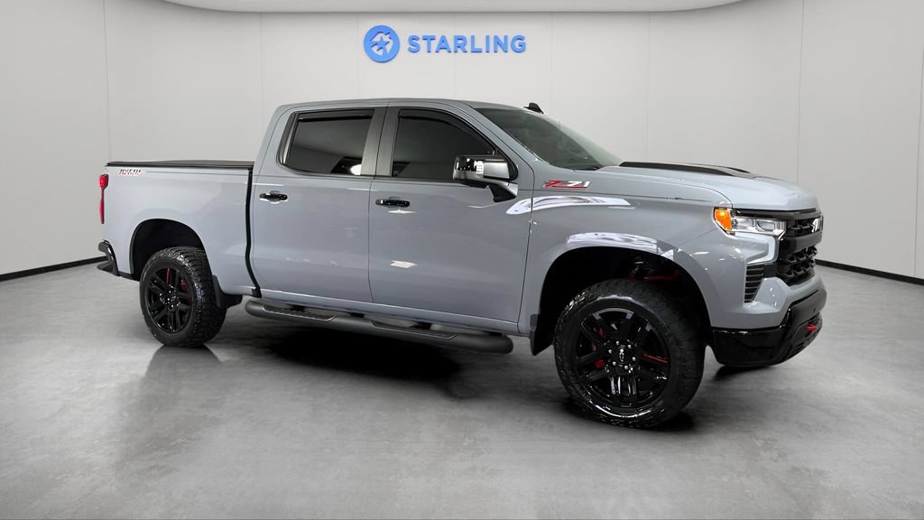 Used 2024 Chevrolet Silverado 1500 LT Trail Boss w/ LT Trail Boss Premium Package AWD/4WD image 12