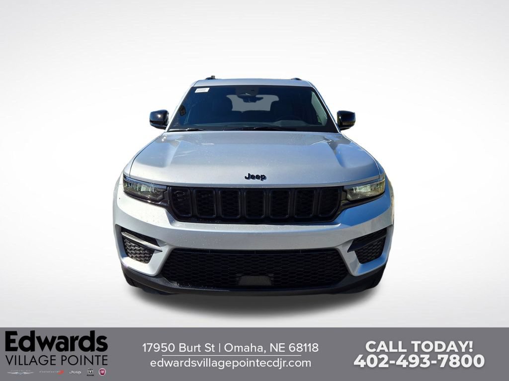 New 2025 Jeep Grand Cherokee Altitude AWD/4WD image 9