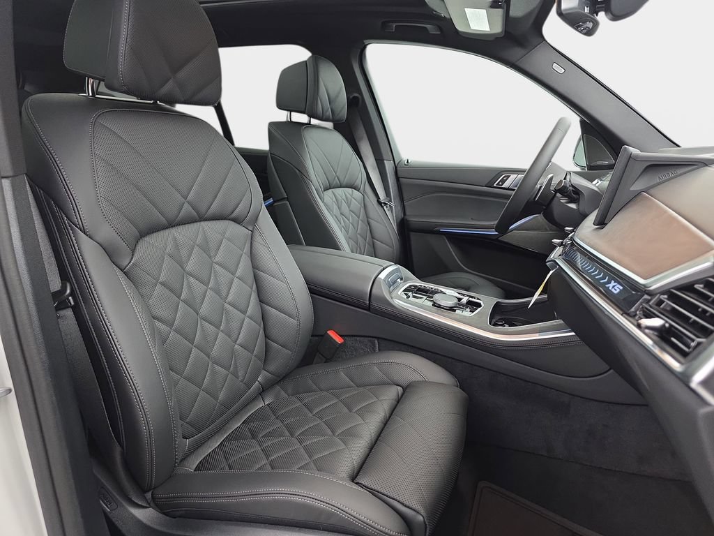 New 2026 BMW X5 xDrive50e w/ M Sport Package AWD/4WD image 9