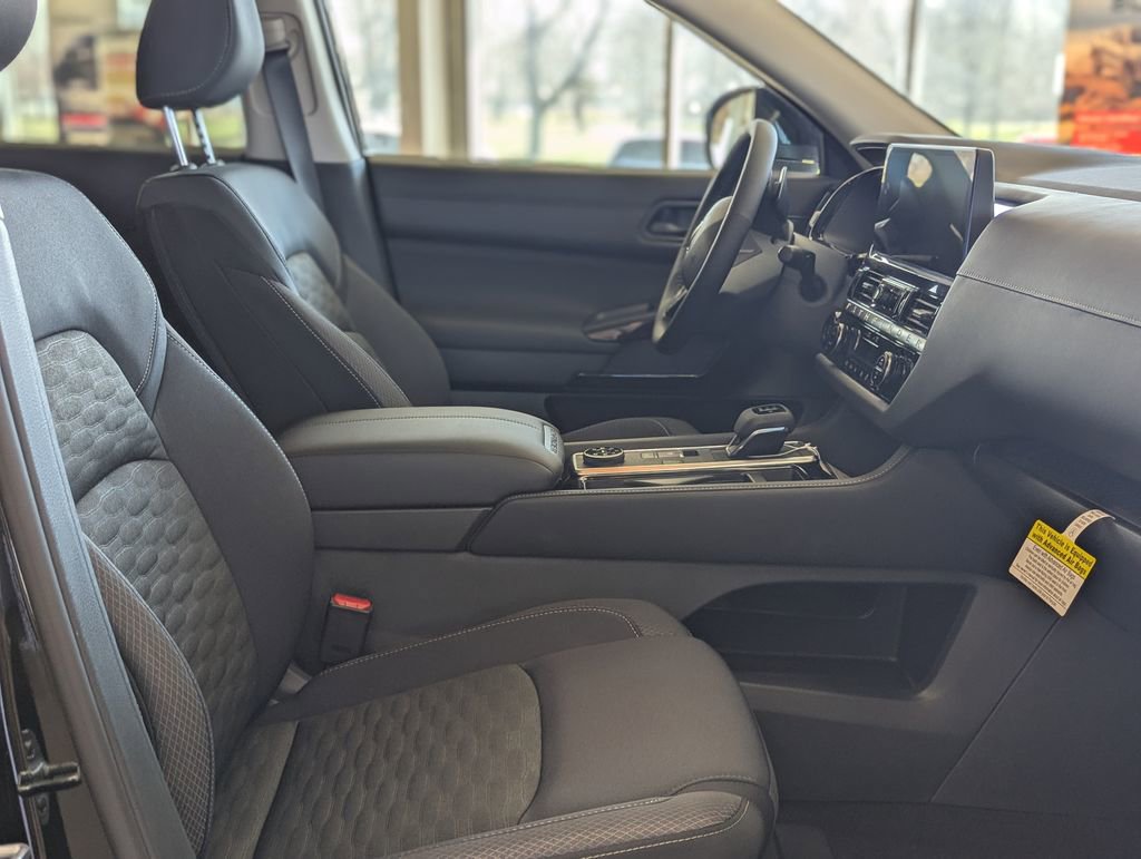 New 2026 Nissan Pathfinder SV image 17