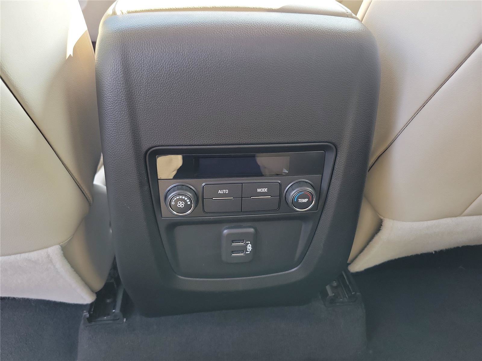 Used 2023 Buick Enclave Essence w/ Experience Buick Package FWD image 15