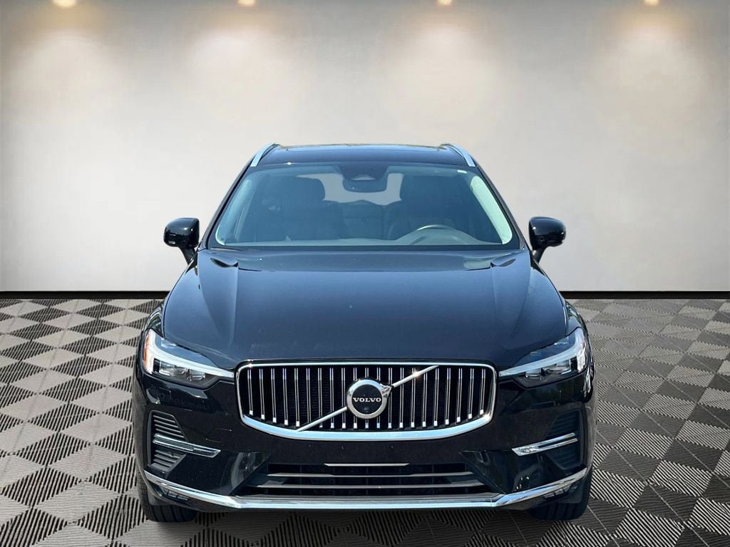 Certified 2023 Volvo XC60 B5 Plus AWD/4WD image 8