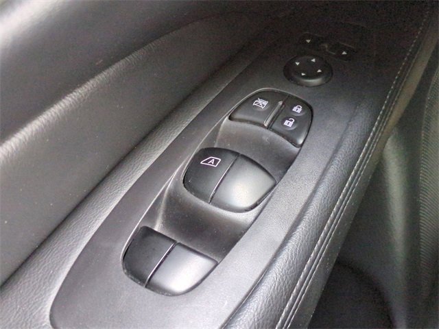 Used 2018 Nissan Pathfinder S image 22