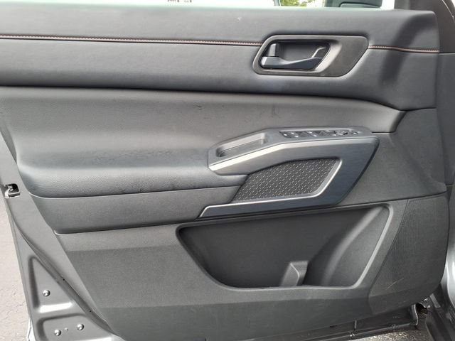 Used 2024 Nissan Pathfinder Rock Creek AWD/4WD image 14