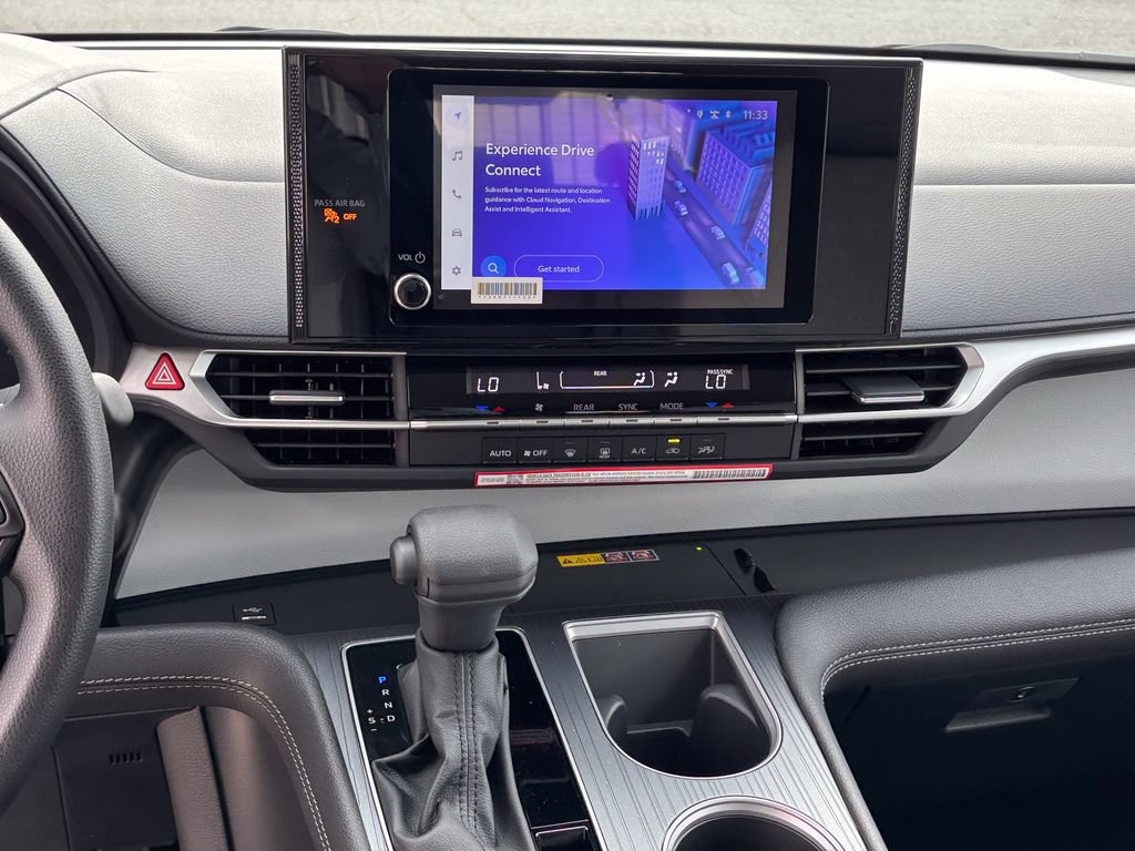 New 2026 Toyota Sienna LE FWD image 15