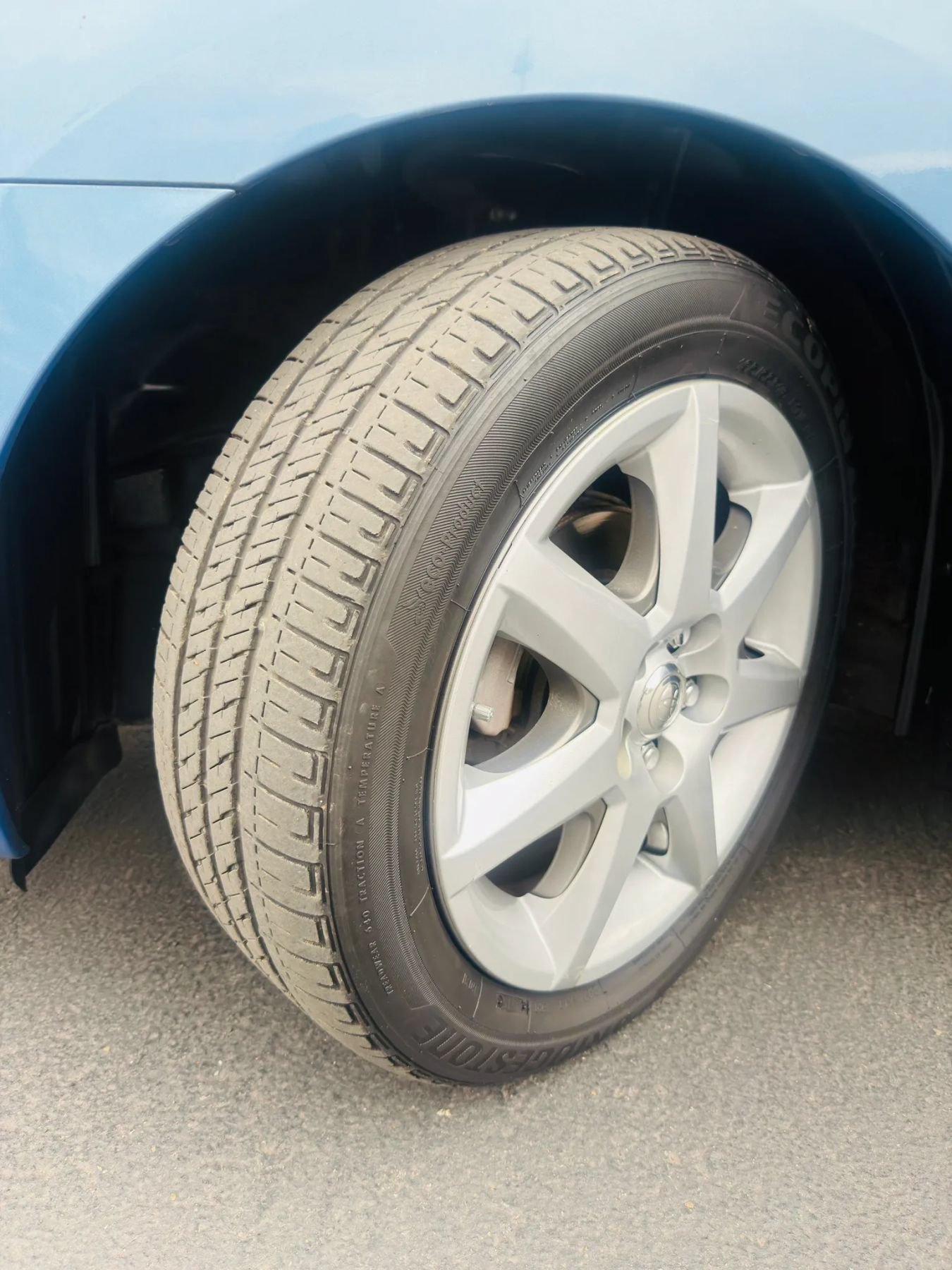 Used 2007 Toyota Prius Touring FWD image 16
