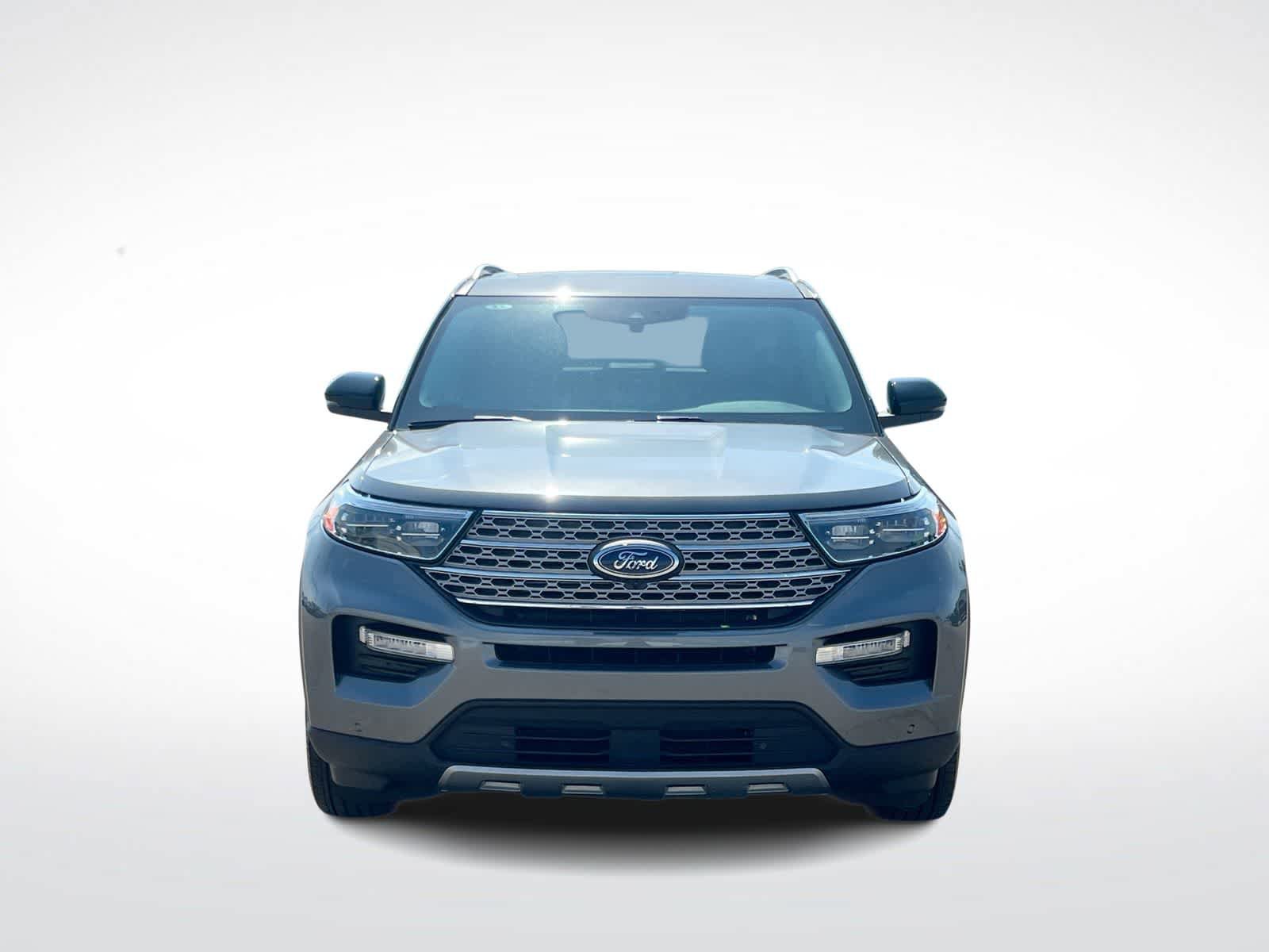 Used 2024 Ford Explorer Limited w/ Limited Technology Package AWD/4WD image 3