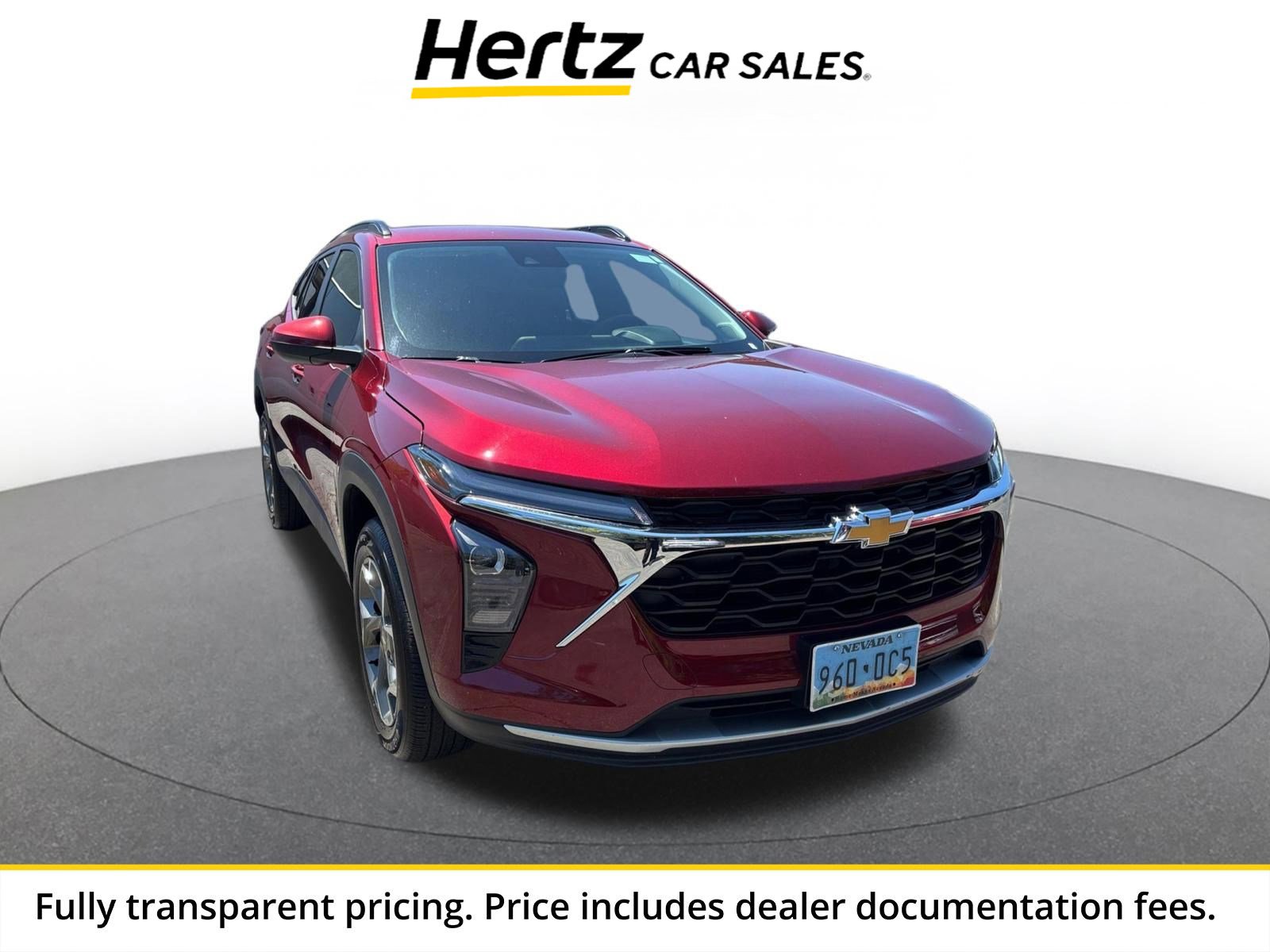 Used 2025 Chevrolet Trax LT FWD image 1