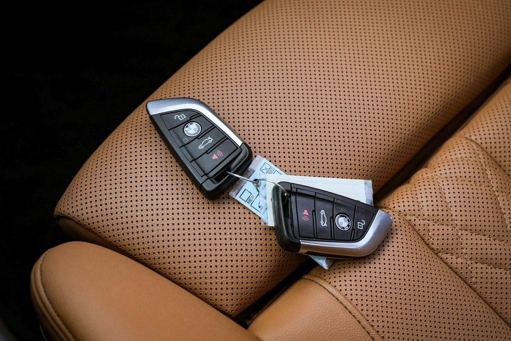Used 2021 BMW 540i w/ Convenience Package RWD image 8