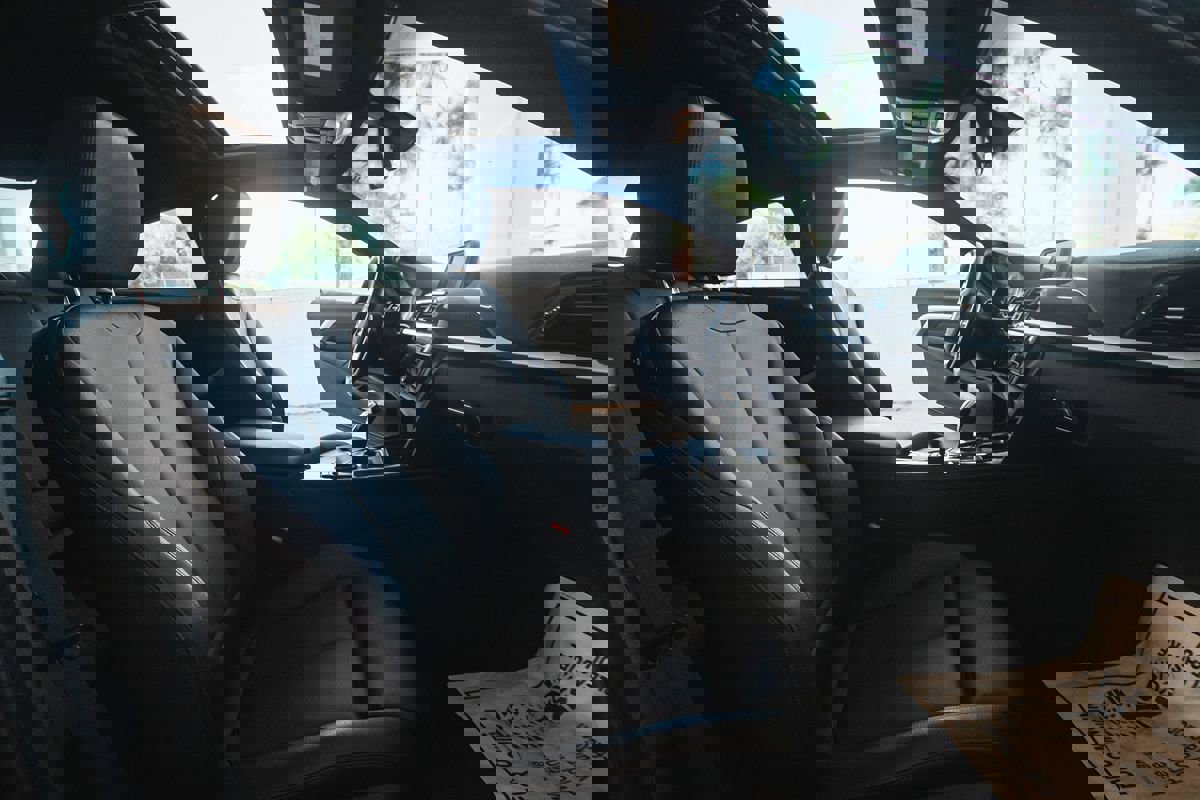 Used 2017 BMW 430i Coupe w/ Driver Assistance Package image 21