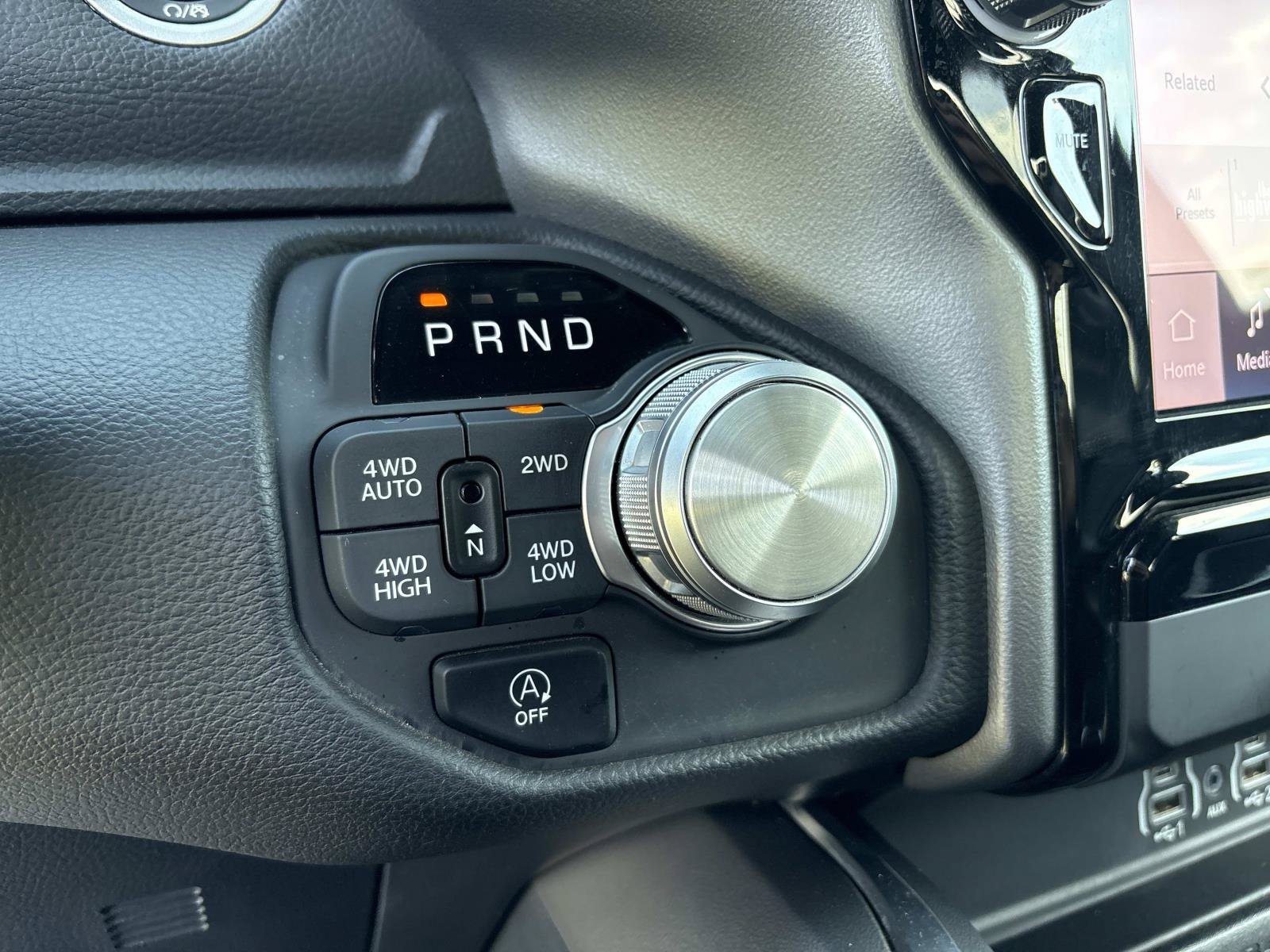 Used 2025 RAM 1500 Laramie AWD/4WD image 23