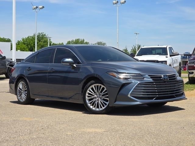 Used 2019 Toyota Avalon Limited w/ Advanced Safety Package FWD image 2