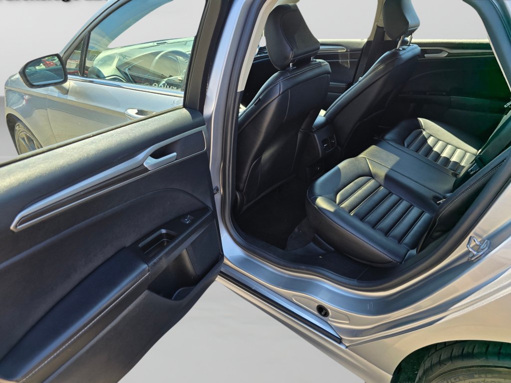 Used 2020 Ford Fusion SEL FWD image 23
