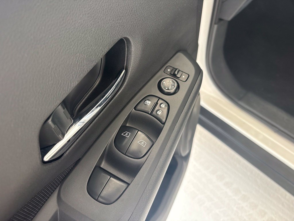 Used 2023 Nissan Kicks SV FWD image 24