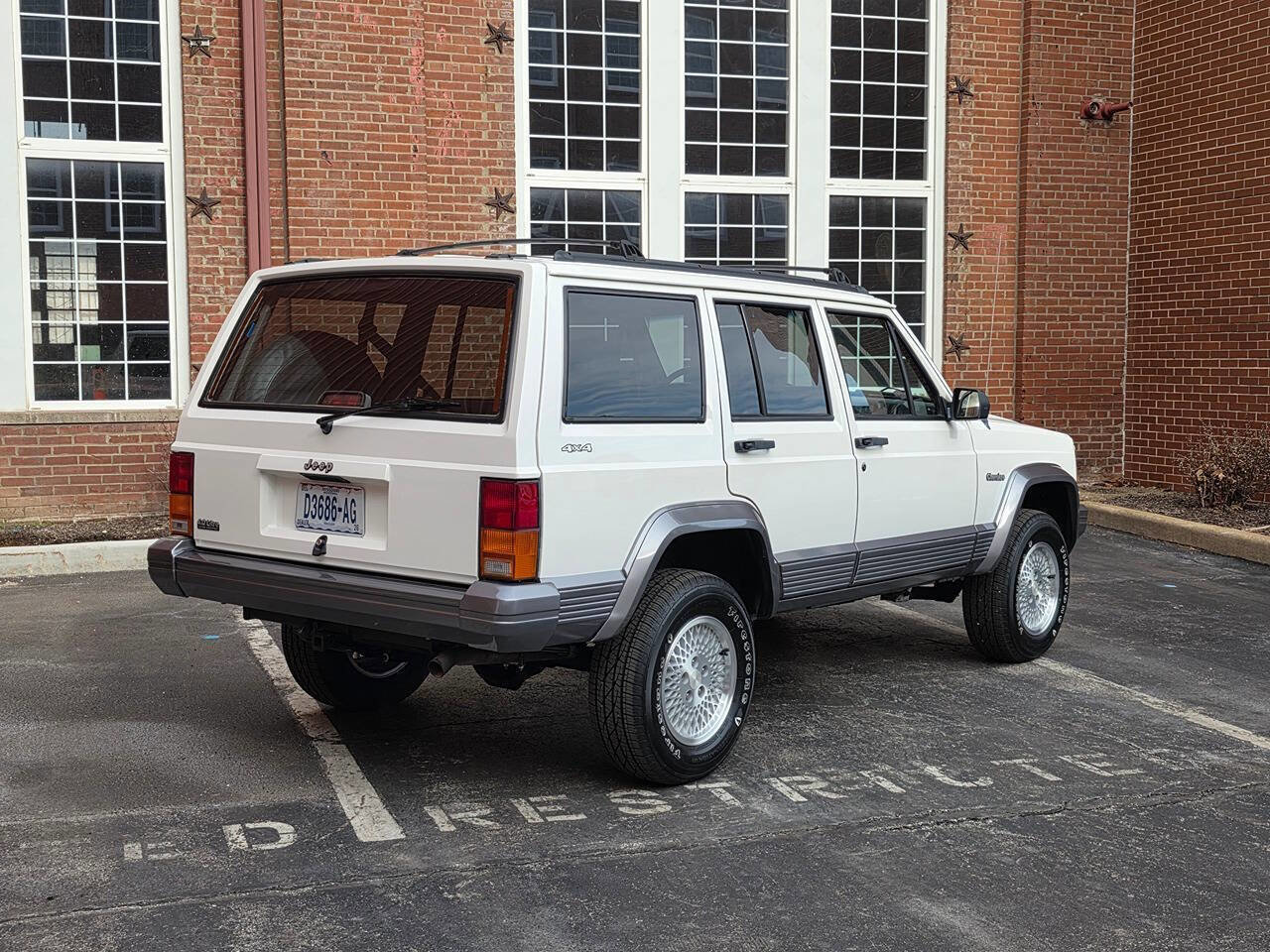 Used 1996 Jeep Cherokee 4WD 4-Door image 3