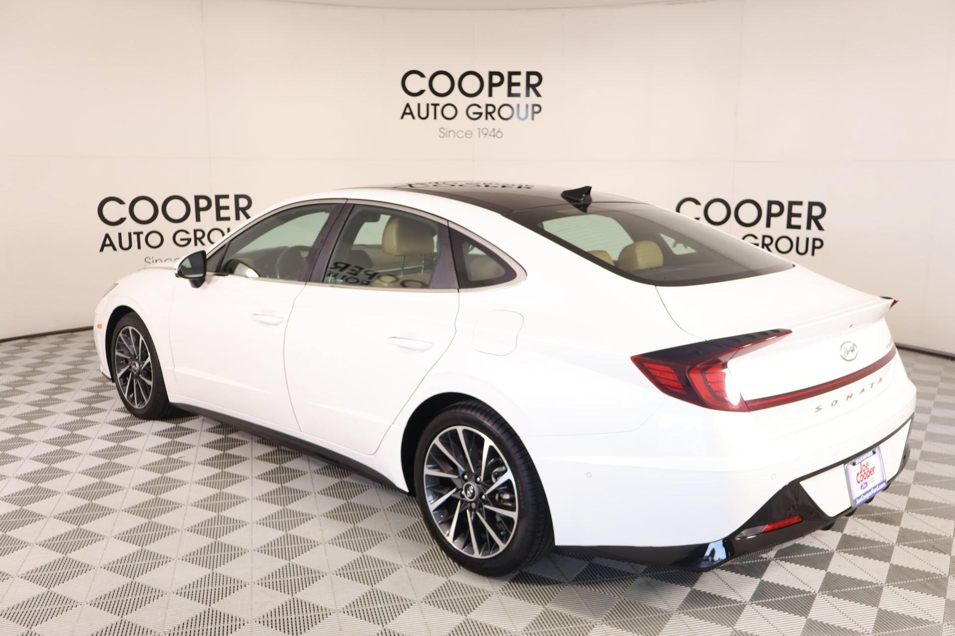 Used 2022 Hyundai Sonata Limited w/ Preferred Accessory Package FWD image 22