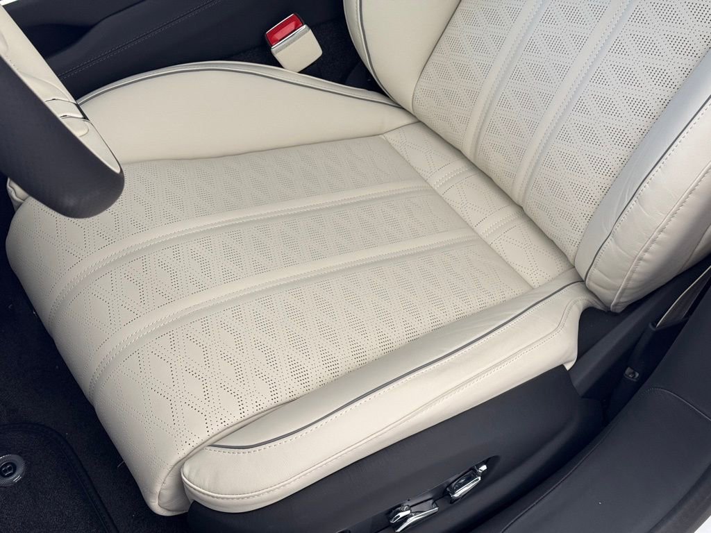 New 2026 Bentley Flying Spur Plug-In Hybrid image 7