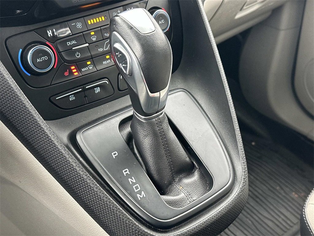 Used 2019 Ford Transit Connect Titanium w/ Trailer Tow Package image 34