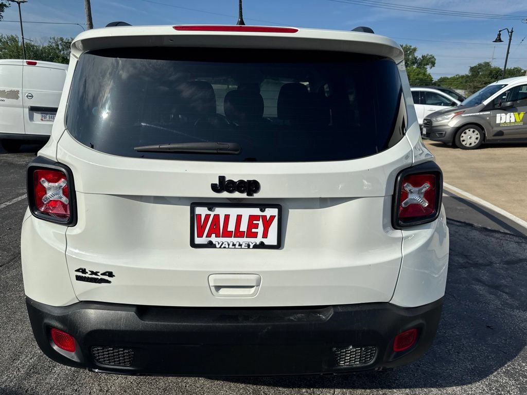 Used 2020 Jeep Renegade Altitude AWD/4WD image 4