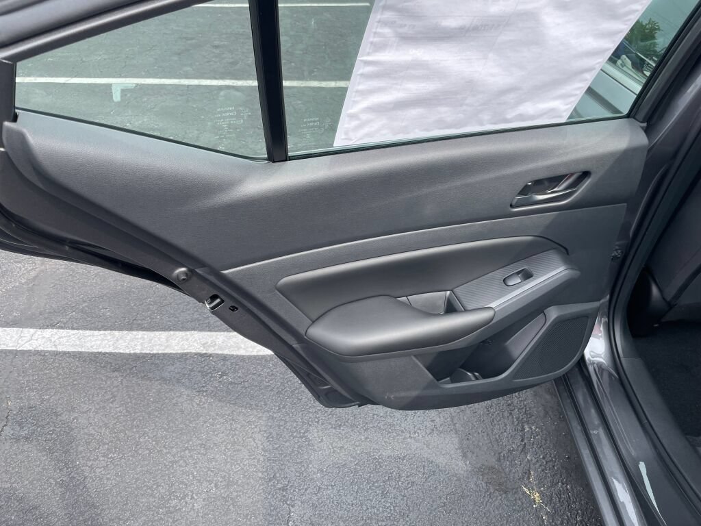 Used 2024 Nissan Altima 2.5 S FWD image 13