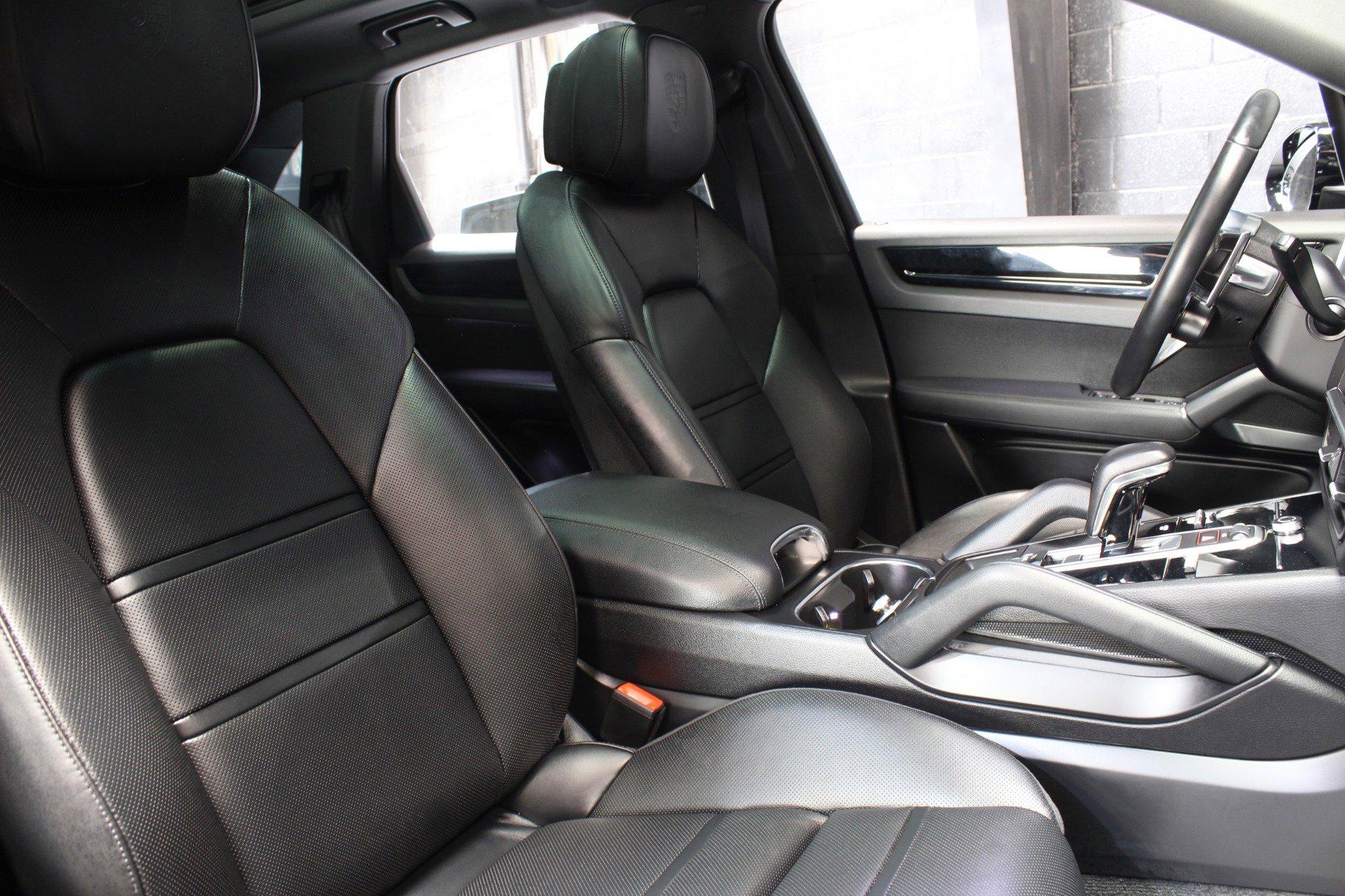 Used 2022 Porsche Cayenne E-Hybrid w/ Premium Package image 41