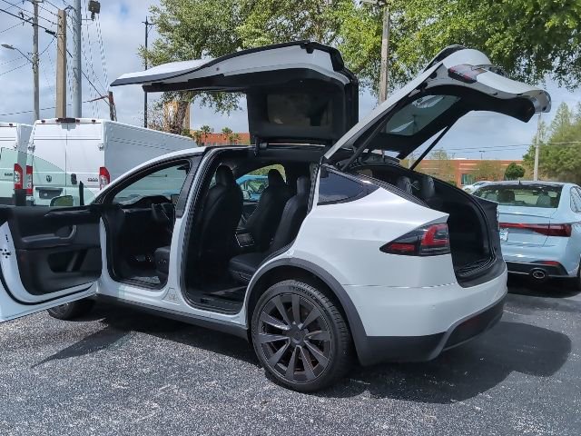 Used 2022 Tesla Model X image 25
