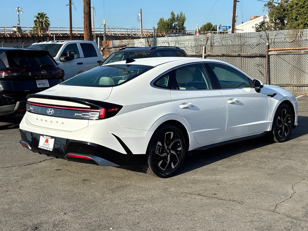 Used 2024 Hyundai Sonata SEL FWD image 3