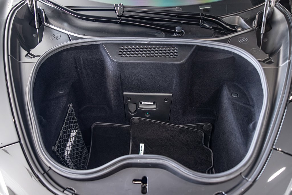 Used 2019 McLaren 570S Coupe RWD image 5