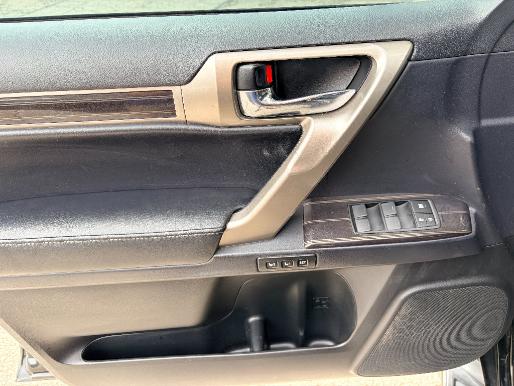 Used 2021 Lexus GX 460 Premium w/ Accessory Package AWD/4WD image 11
