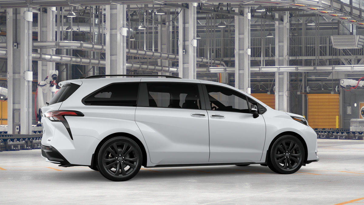 New 2026 Toyota Sienna XSE FWD image 11