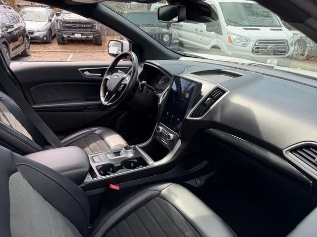 Used 2022 Ford Edge ST-Line image 12