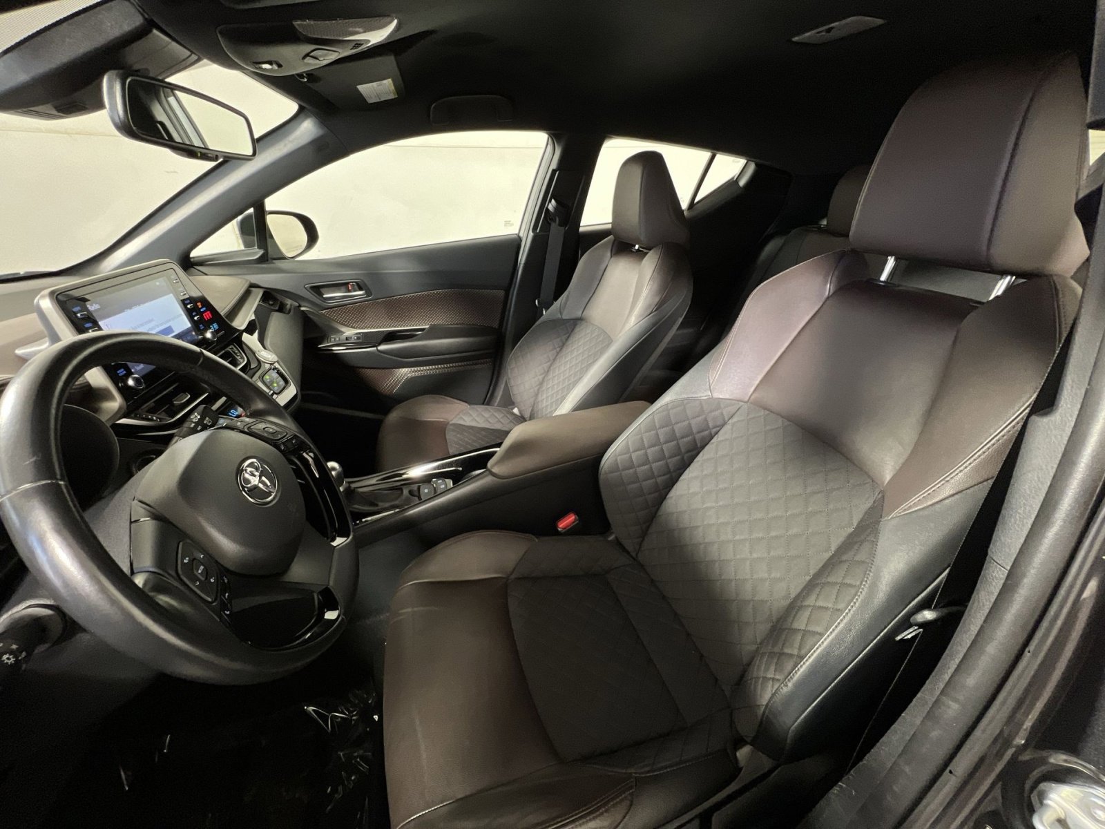 Used 2019 Toyota C-HR Limited image 13