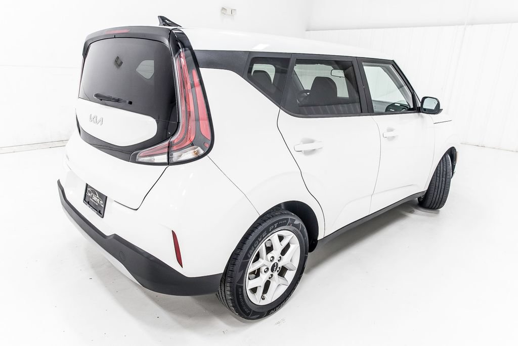 Used 2024 Kia Soul LX w/ Option Group 015 FWD image 6