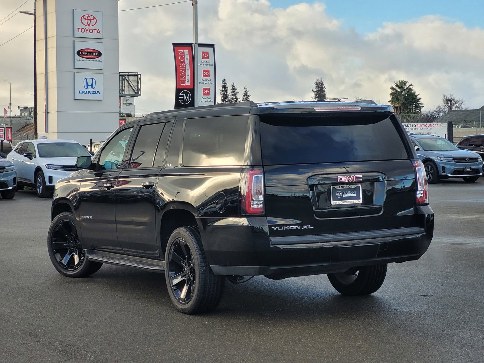 Used 2019 GMC Yukon XL SLT w/ Graphite Performance Edition image 7